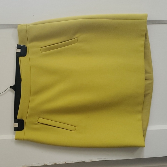 J.Crew sz 6, wool not quite lime green mid length skirt with pockets - Picture 1 of 6